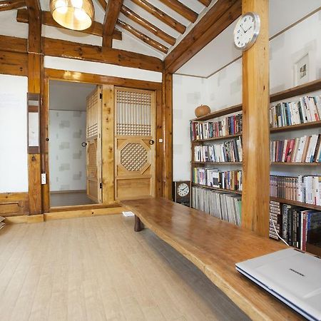 Vine Hanok Guesthouse Szöul Kültér fotó