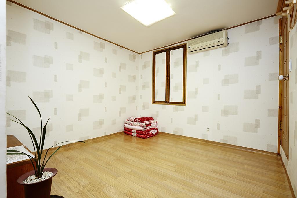 Vine Hanok Guesthouse Szöul Szoba fotó