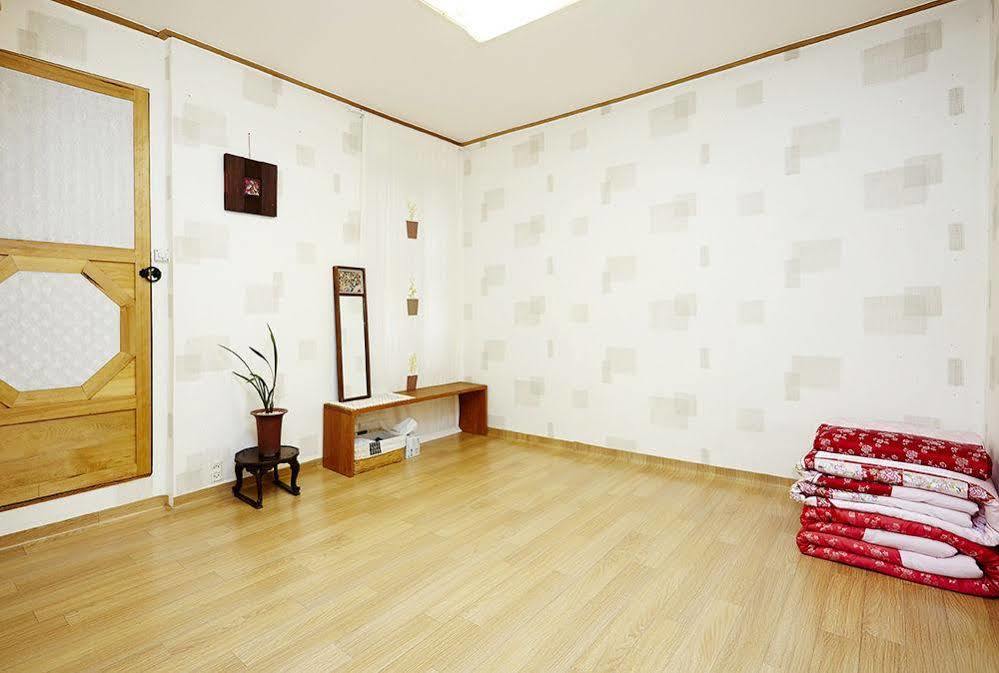 Vine Hanok Guesthouse Szöul Kültér fotó