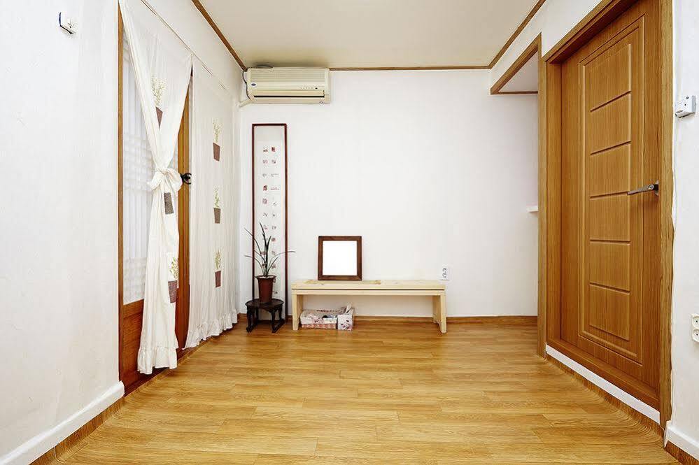 Vine Hanok Guesthouse Szöul Kültér fotó